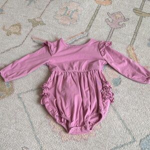 Charming Mauve Kids Bodysuit with Ruffles 18-24 Months